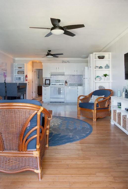 Molokai Island Retreat With Beautiful Ocean Views And Pool - Newly Remodeled! Apartment Ualapue Luaran gambar